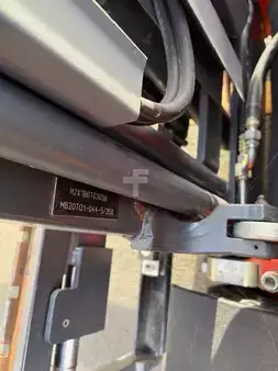 Chariots élévateurs GPL 2006  Linde H12T-03 compact triplex 359 heures (7)