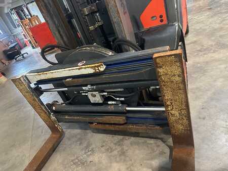 Dieselový VZV 2017  Linde H25D-02 rotator/positionneur (5)