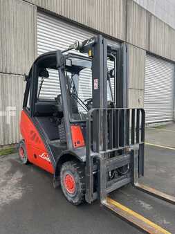 Empilhador a gás 2011  Linde H20T-01 triplex 3458 heures (2)