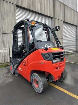 Empilhador a gás 2011  Linde H20T-01 triplex 3458 heures (3)