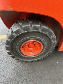 Carrelli elevatori GPL 2004  Linde H25T triplex 4 lignes (13)