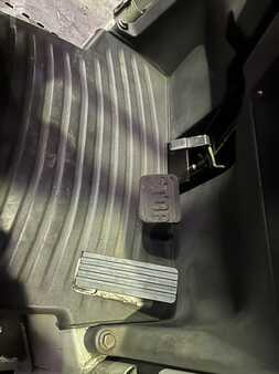 Terminál traktor 2015  Still LTX70 semi cabine (12)