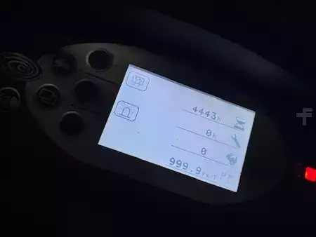 Terminaltraktor 2016  Still LTX70 cabine (12)