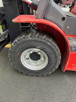 Carrelli elettrici 4 ruote 2017  Manitou ME425C 1682 heures TDL/positionneur (12)