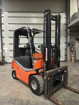 LPG heftrucks 2012  BT CB15G (1)