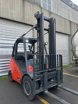 Chariots élévateurs GPL 2013  Linde H50T-02 (1)