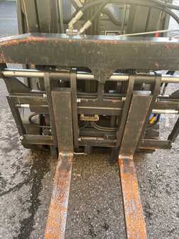Nestekaasutrukki 2012  Linde H20T-01 TDL/posit.  triplex (5)