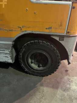 Terminal tractor 2021  Still LTX80 de 2021  2020 heures (10)