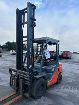 Treibgasstapler 2018  Toyota 02-8FGF25 TDL/positionneur (1)