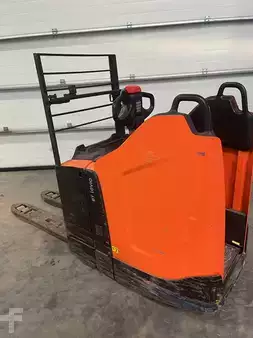 Horisontaalinen ordreplukker 2017  Toyota LPE200 903 heures (2)