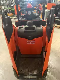 Horisontaalinen ordreplukker 2017  Toyota LPE200 903 heures (3)