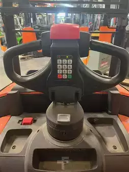 Horisontaalinen ordreplukker 2017  Toyota LPE200 903 heures (5)