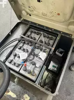 Terminal tractor 2007  Charlatte TPE203 (8)