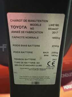 El-pallevogn 2017  Toyota LWE180 démo 8 heures fourches 2000mm (11)