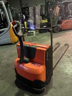 El-pallevogn 2017  Toyota LWE180 démo 8 heures fourches 2000mm (2)