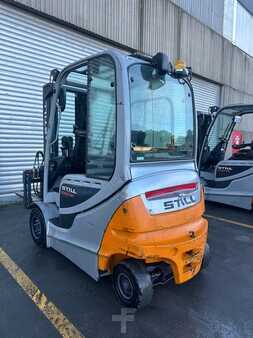Carrelli elettrici 4 ruote 2016  Still RX60-30 (3)