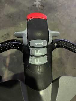 Lavtløftende truck 2020  Still EXU-16 325 heures chargeur intégré (8)