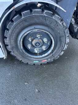 Carrelli elettrici 4 ruote 2016  Still RX60-30 triplex 1745 heures (16)