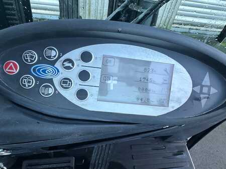 Carrelli elettrici 4 ruote 2016  Still RX60-30 triplex 1745 heures (7)