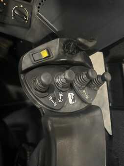 LPG VZV 2010  Linde H25T-01 triplex 5135 heures (11)