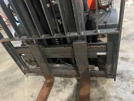 LPG VZV 2019  Linde H25T-02 triplex 3809 heures (5)