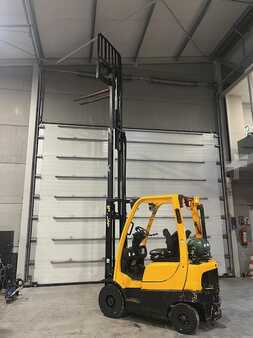 Nestekaasutrukki 2015  Hyster H1.8FT (14)