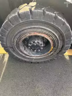 Gas gaffeltruck 2010  Toyota 02-8FGF25 TDL/écarteur (10)