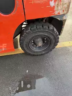 Gas gaffeltruck 2010  Toyota 02-8FGF25 TDL/écarteur (11)