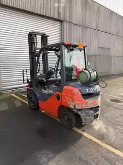 Gas gaffeltruck 2010  Toyota 02-8FGF25 TDL/écarteur (3)