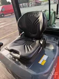 Gas gaffeltruck 2010  Toyota 02-8FGF25 TDL/écarteur (6)