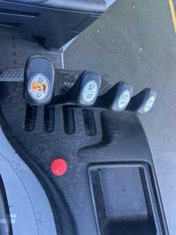 Carrelli elettrici 4 ruote 2016  Still RX60-30 TDL/positionneur 1518heures (9)