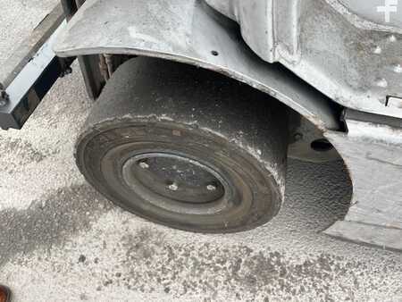 LPG Forklifts 2015  Still RX70-16T triplex 4529 heures (13)