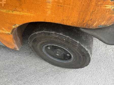 LPG Forklifts 2015  Still RX70-16T triplex 4529 heures (16)