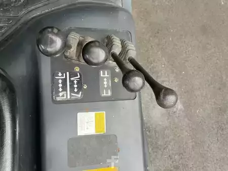 LPG VZV 2006  Linde H16T-03 (9)