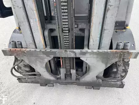 Carretilla elevadora GLP 2017  Jungheinrich TGF20S 4 lignes hydrauliques (5)