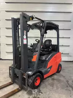 Carretilla elevadora GLP 2017  Linde H20T-01 triplex 5731 heures (1)