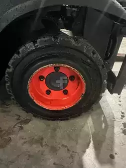 Carretilla elevadora GLP 2017  Linde H20T-01 triplex 5731 heures (12)