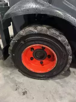 Carretilla elevadora GLP 2017  Linde H20T-01 triplex 5731 heures (15)