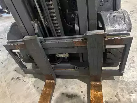 Carretilla elevadora GLP 2017  Linde H20T-01 triplex 5731 heures (5)