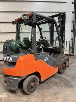 Gas gaffeltruck 2015  Toyota 02-8FGF25 rouillé  6034 heures (3)