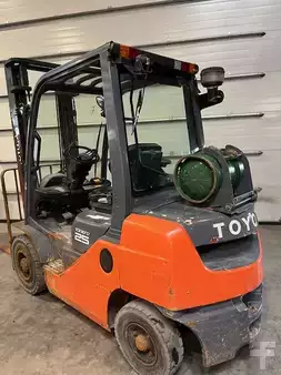 Gas gaffeltruck 2015  Toyota 02-8FGF25 rouillé  6034 heures (4)