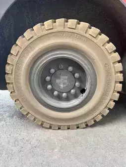 Tracteurs à bagages 2011  Linde P250 (8)