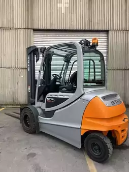 4-wiel elektrische heftrucks 2020  Still RX60-40 DEMO  476 heures (1)