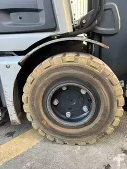 Chariots électriques à 3 roues 2018  Still RX20-16 (13)