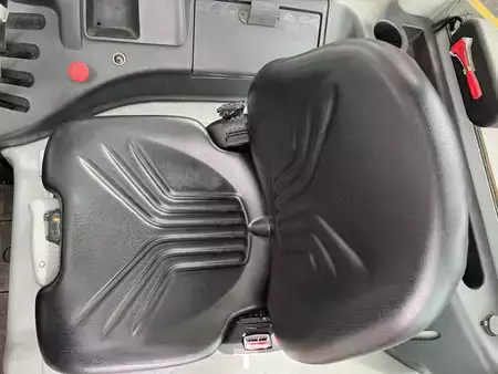 Eléctrica de 4 ruedas 2016  Still RX60-25 (11)