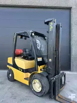 Gas truck 2008  Yale GLP30VX (1)
