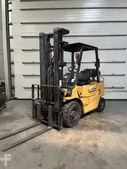 LPG heftrucks 2000  CAT Lift Trucks GP25K triplex 5500mm DAF (1)