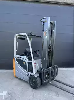 Carrelli elettrici 3 ruote 2019  Still RX20-14C triplex 5620mm 1405 heures (1)