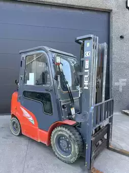 Gázüzemű targoncák 2016  Heli CPYD25 gaz triplex 845 heures (1)