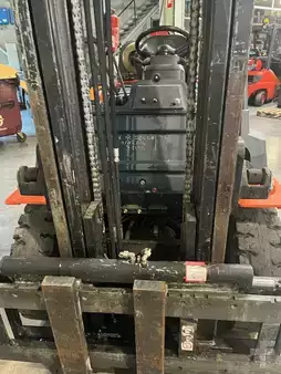 Wózki gazowe 2001  Toyota 02-7FG40 3714 heures moteur 6 cylindres (5)